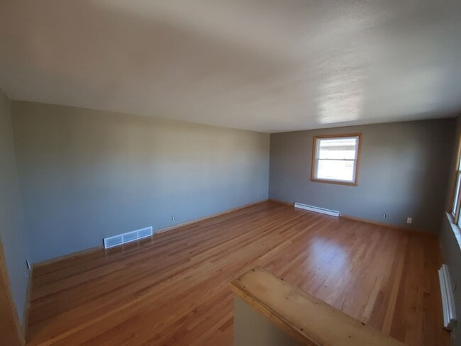 Building Photo - 3 bedroom Northside ranch