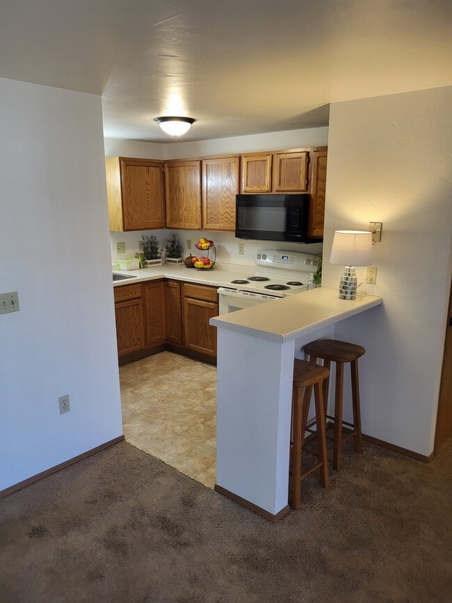 Building Photo - Cimarron Trails