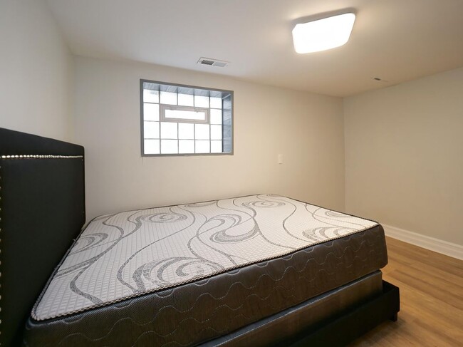 Building Photo - 6318 S Talman Ave