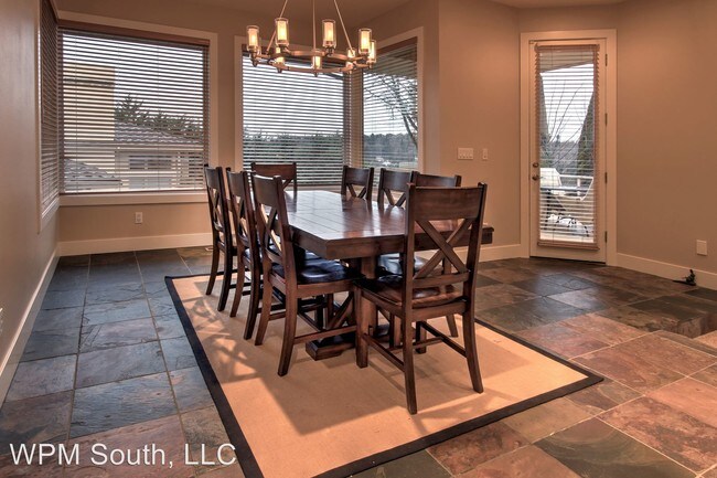 Building Photo - 5 br, 3.5 bath House - 16790 SE 58th Place