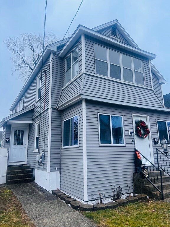 117 Ardmore St Unit Fl2, Springfield, MA 01104 Room for Rent in