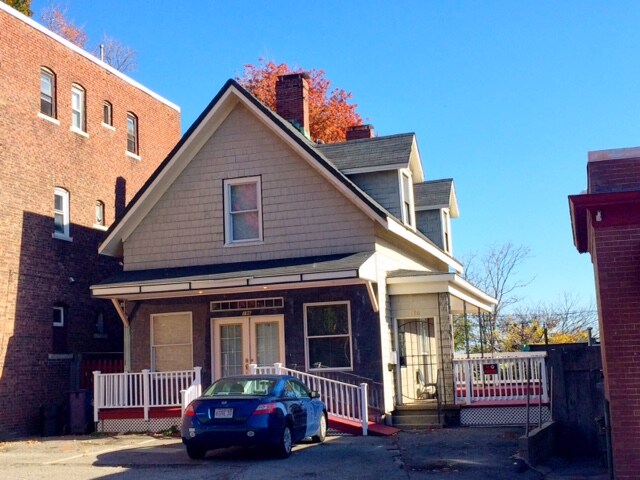 Primary Photo - 196 Adams St