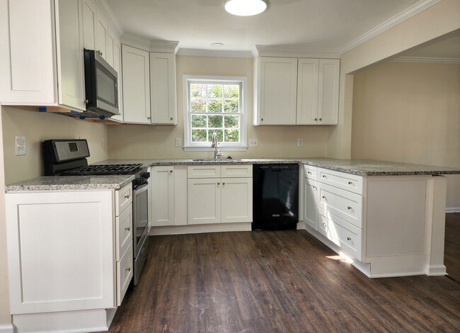 Foto del edificio - 2485 Zachary Woods Dr NW