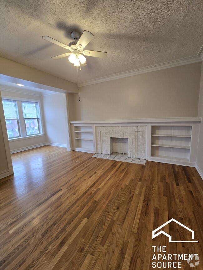 Building Photo - 7509 N Greenview Ave