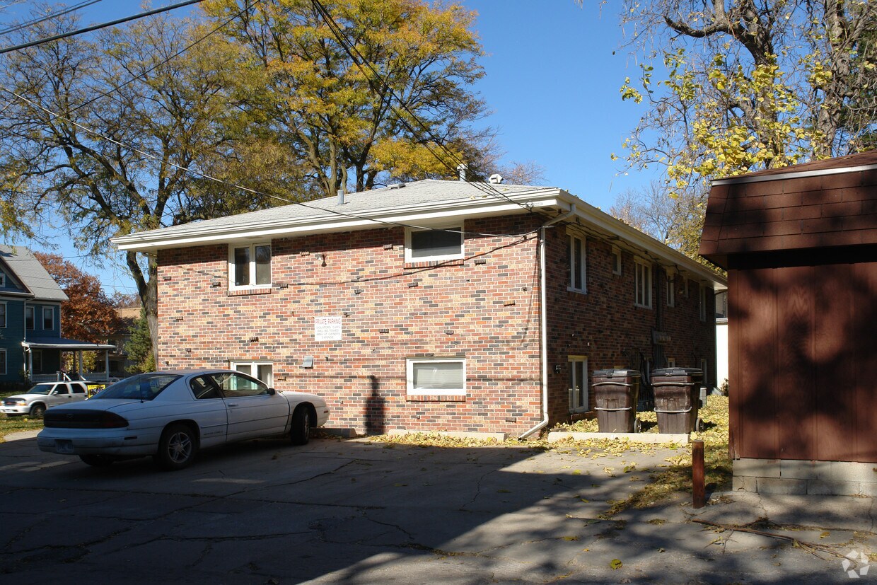 Building Photo - 1216 S 16th St