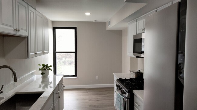 Building Photo - 112 Duvall Ln