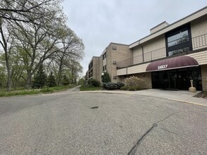 Building Photo - 5607 Green Cir Dr