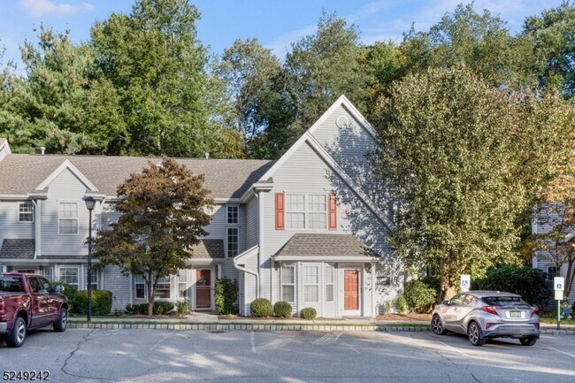 Building Photo - 2805 Tudor Dr