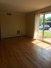 Building Photo - 1221 Island Dr