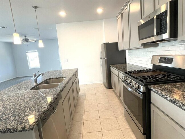 Building Photo - 1260 Whippletree Trl