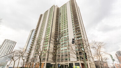 Building Photo - 1255 N Sandburg Terrace