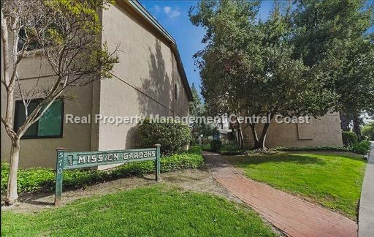 Primary Photo - AVAILABLE JULY - 2Bed / 2 Bath Apartment n...