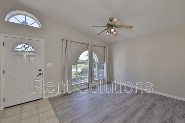 Foto del edificio - 15820 49th Street N