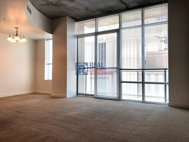 Photo - 891 14th St House