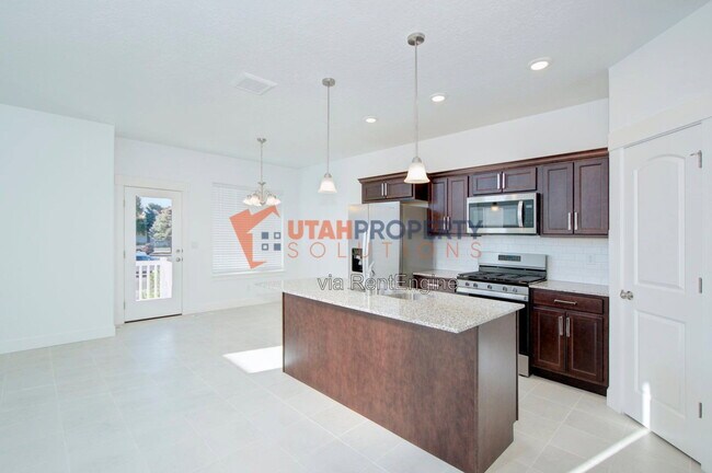 Building Photo - 731 Jadeite Ln