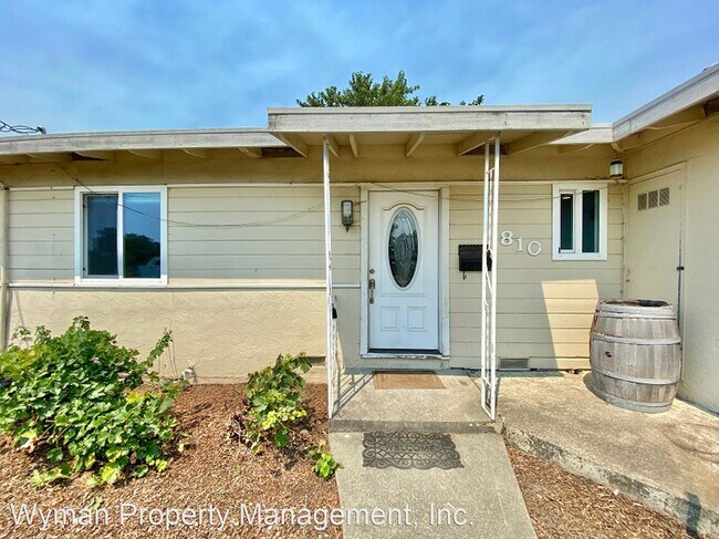 Building Photo - 3 br, 2 bath House - 810 Laguna Avenue