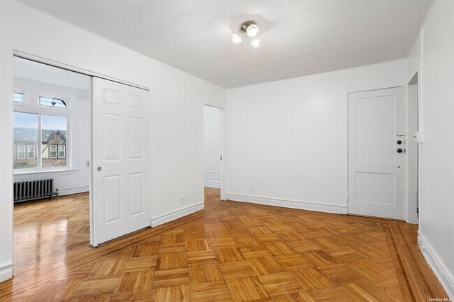 Foto del edificio - 30-31-31 85th St