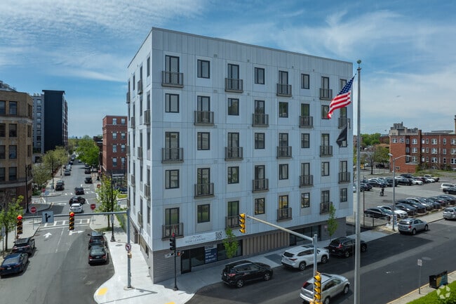 Building Photo - The Oxford Lynn