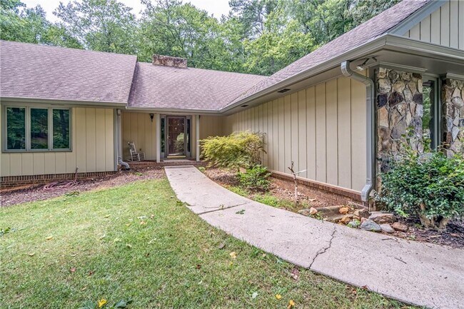Building Photo - 455 Waverly Hall Dr