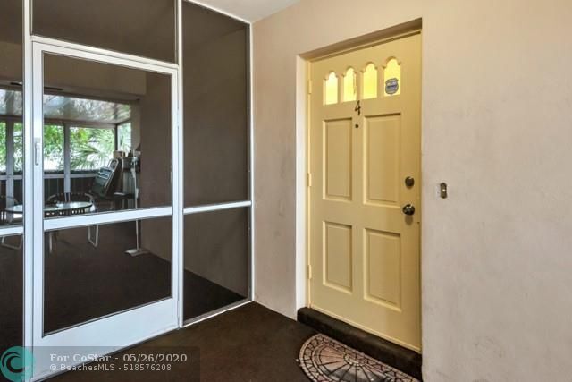 Building Photo - 1049 NW 30th Ct