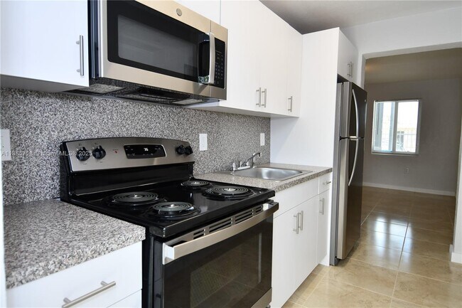 Foto del edificio - 1398 NW 61st St
