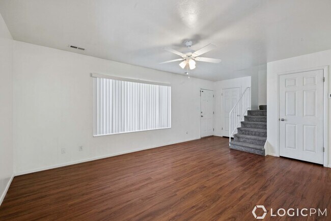 Building Photo - Stunning Row-End Townhome In Great Location!