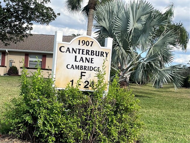 Foto del edificio - 1907 Canterbury Ln