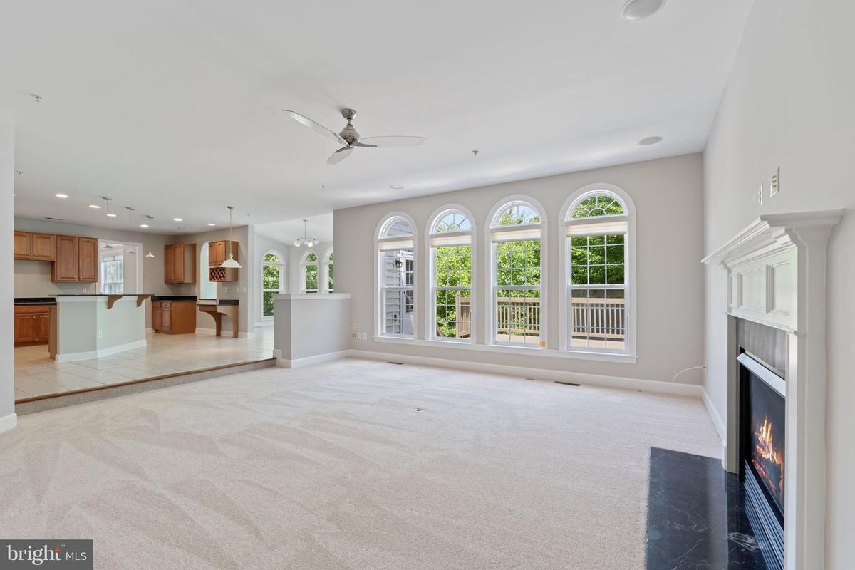 Foto del edificio - 15436 Symondsbury Way