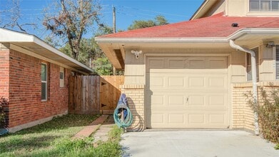 Building Photo - 5902 Hornwood Dr