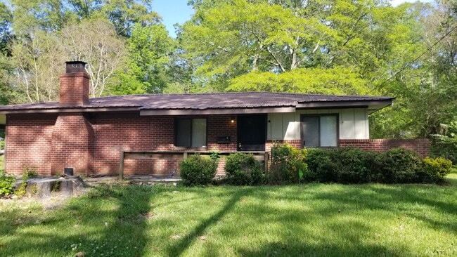 Building Photo - 3138 Lakewood Dr