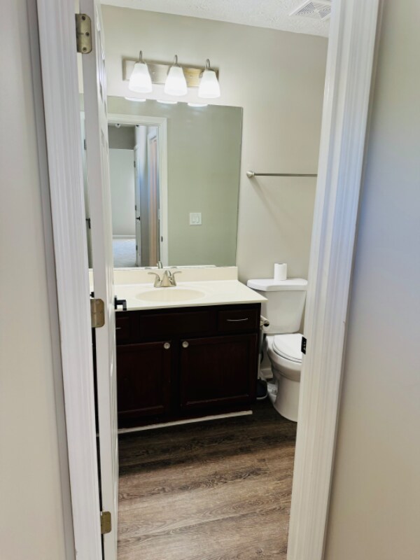 Foto del edificio - 208 Oak Grove Way