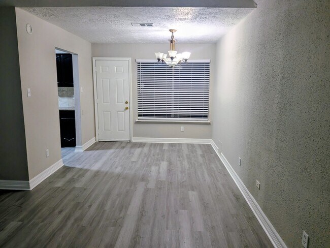 Foto del edificio - 11818 Sawmill Stream Cir