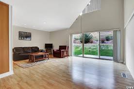 Open, Light, AWESOME - 122 Blue Ridge Cir