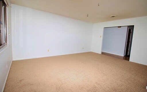 Building Photo - 115 Tanglewood Dr