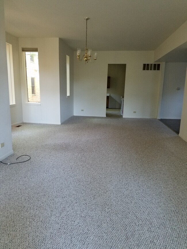 2 Dining Room - 2128 W Evergreen Ave