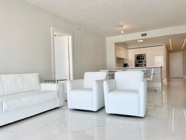 Foto del edificio - 330 Sunny Isles Blvd