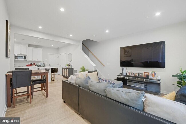 Foto del edificio - 707 Thomas Ln