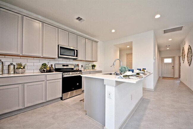 Building Photo - 7526 Teton Creek Trace