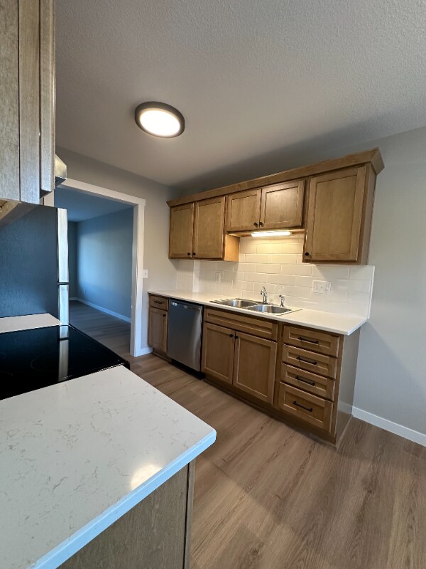 Foto del edificio - 605 N Grove St