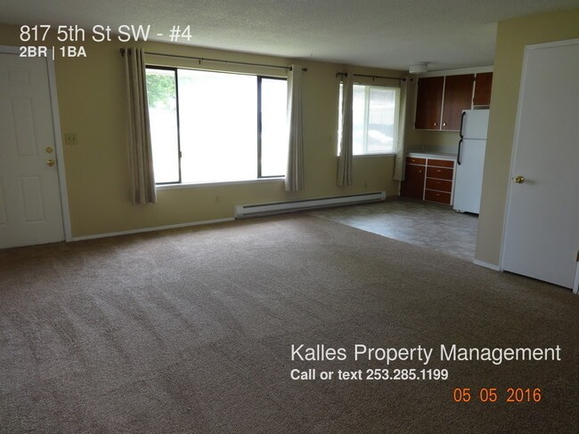 Building Photo - 817 5th St SW