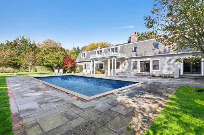 Building Photo - 15 S Hill St