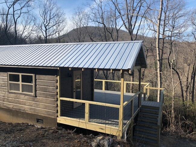 Building Photo - 1566 Old Mill Rd