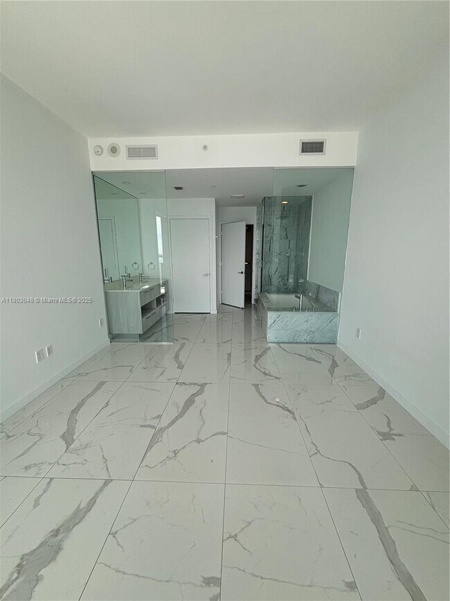 Foto del edificio - 480 NE 31st St