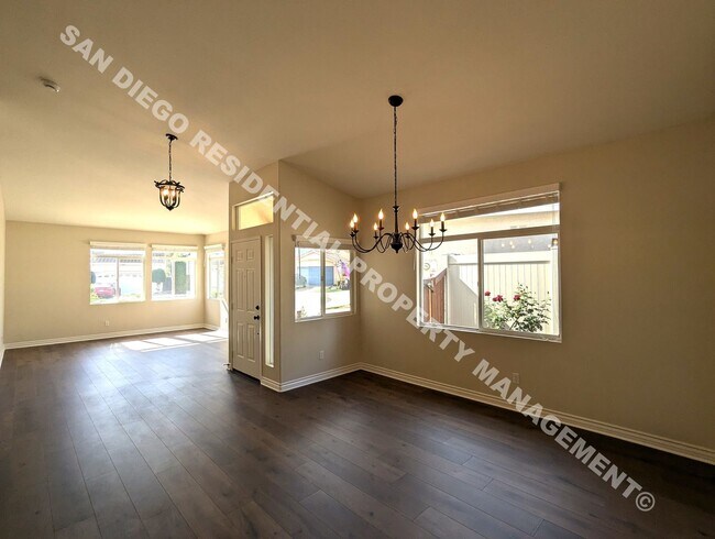 Building Photo - Beautiful 3/2 Near Castle Creek Country Club