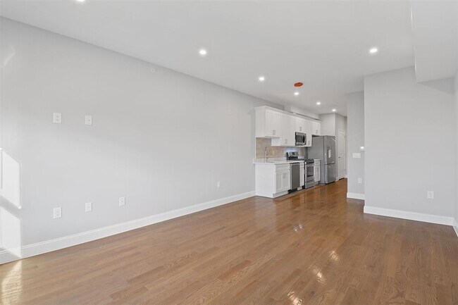 Foto del edificio - 311-315 W SIDE Ave