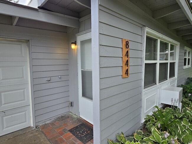 Building Photo - 8444 Engler Ave