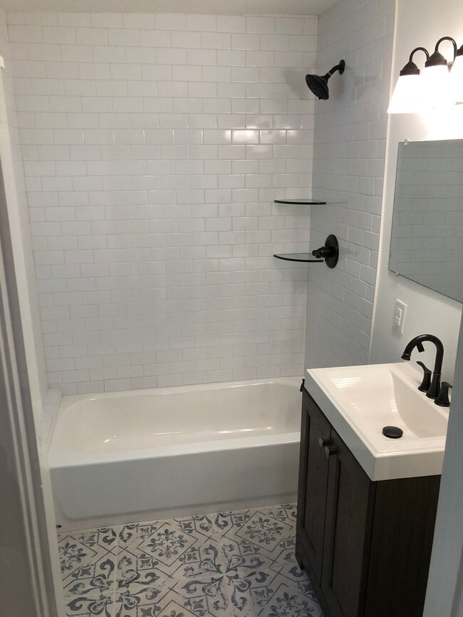 Building Photo - Historic Home for Rent