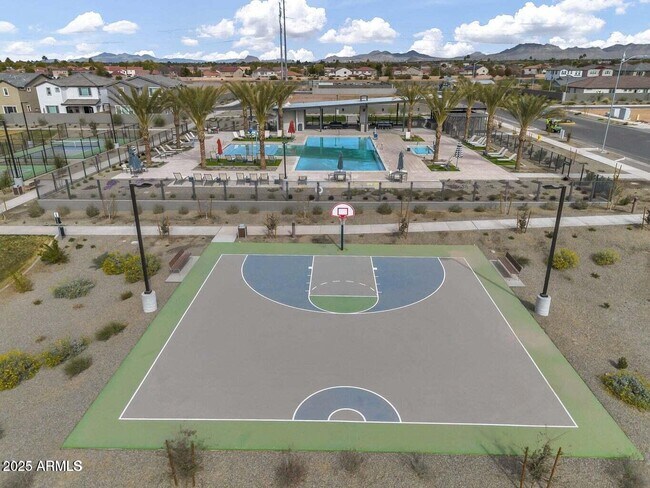 Foto del edificio - 8259 E Pr Ave