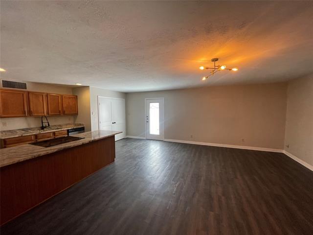 Foto del edificio - 407 Woodcrest Way