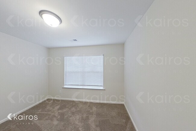 Foto del edificio - 15 Carrollton Dr.